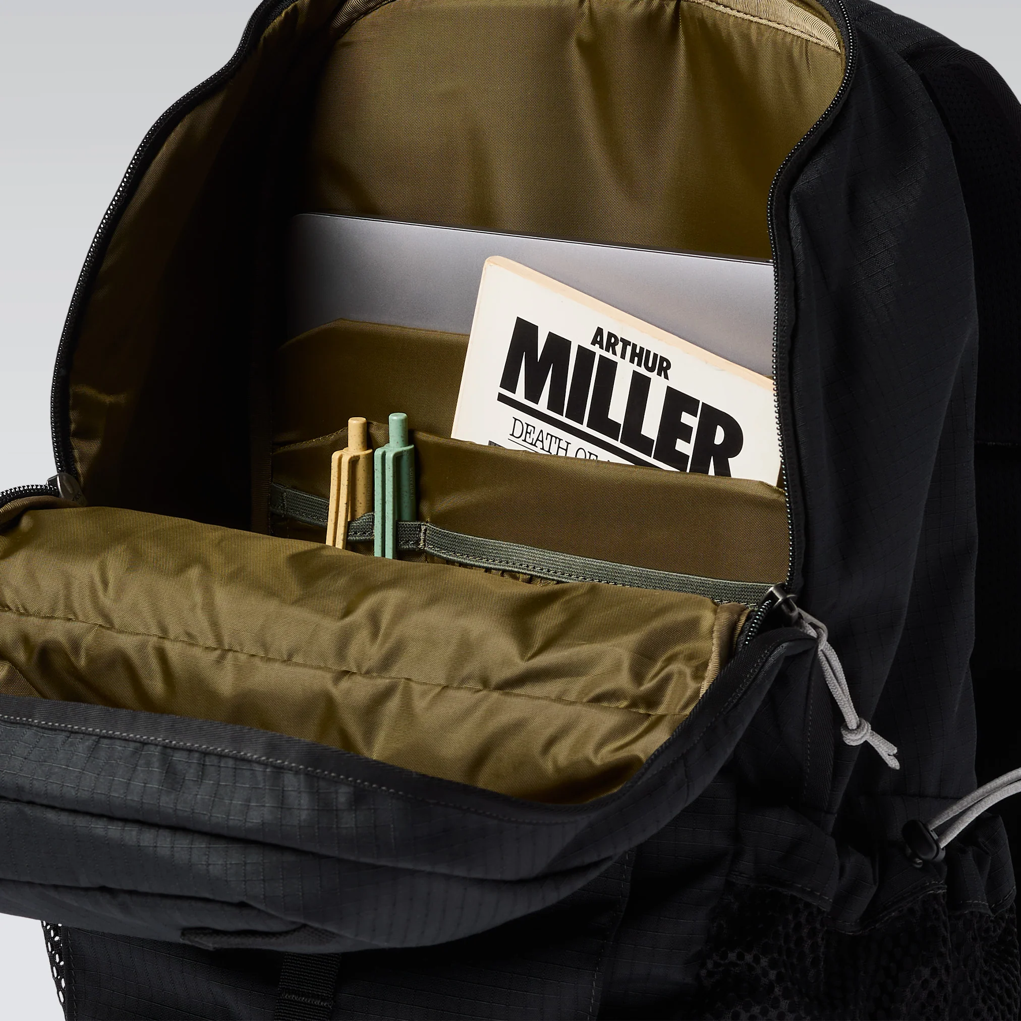 Clase 28L Daypack - Image 3