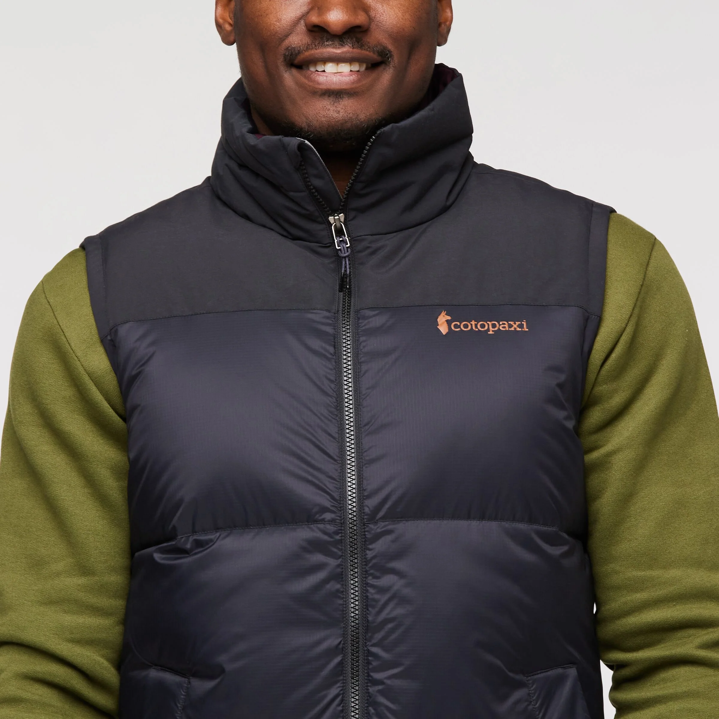 Solazo Down Vest - Image 11