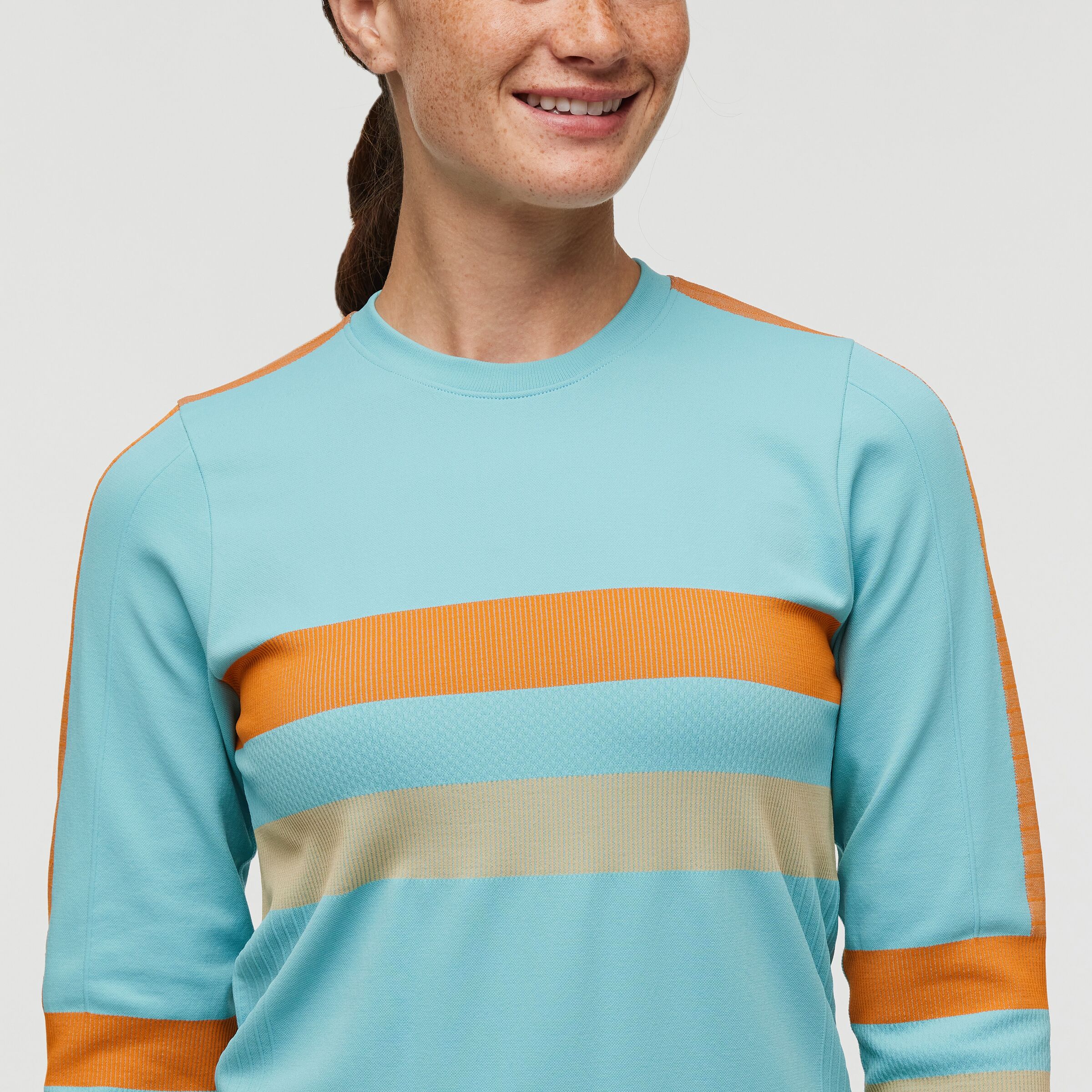 Debajo Seamless Baselayer Crew - Image 9