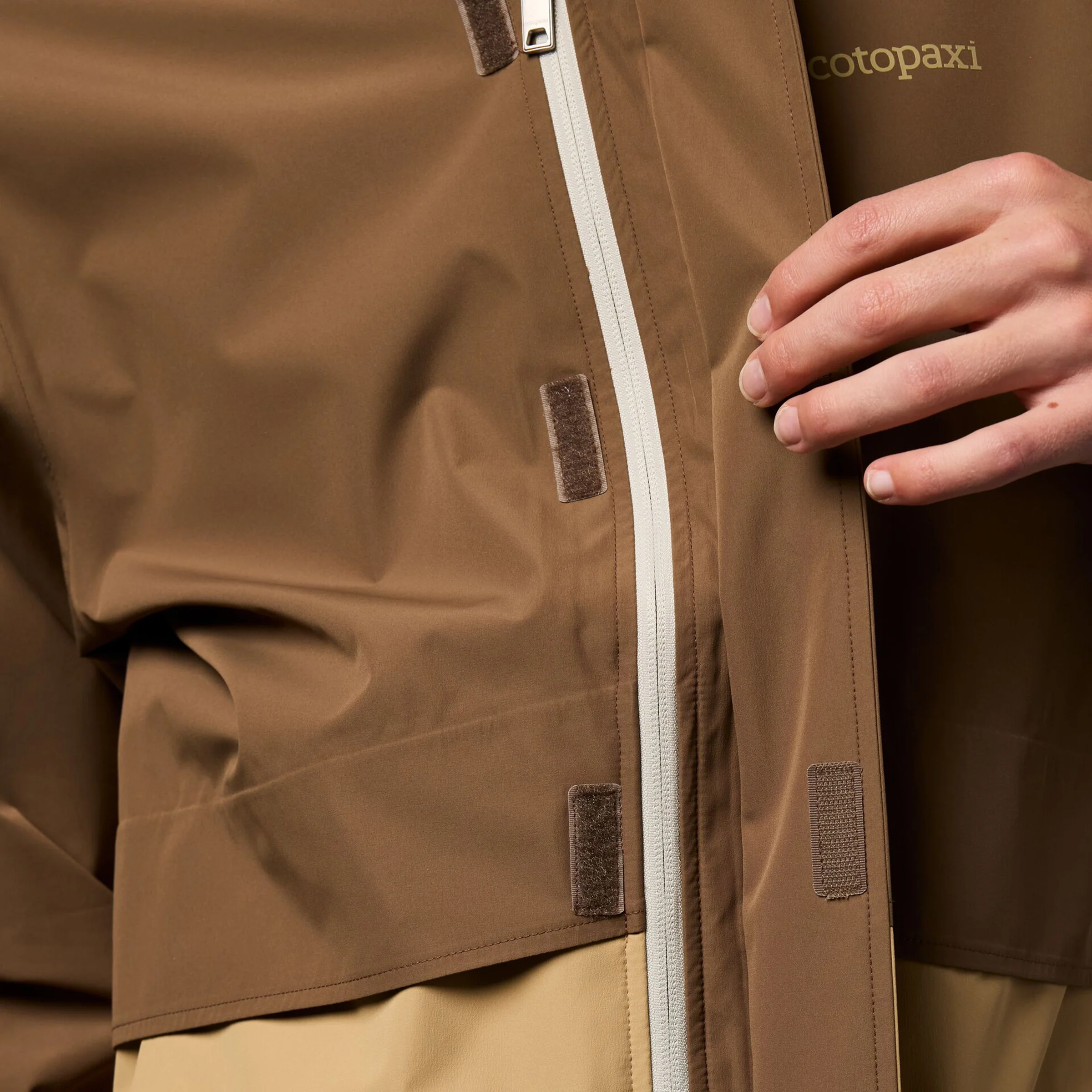 Rayu Rain Jacket - Image 5