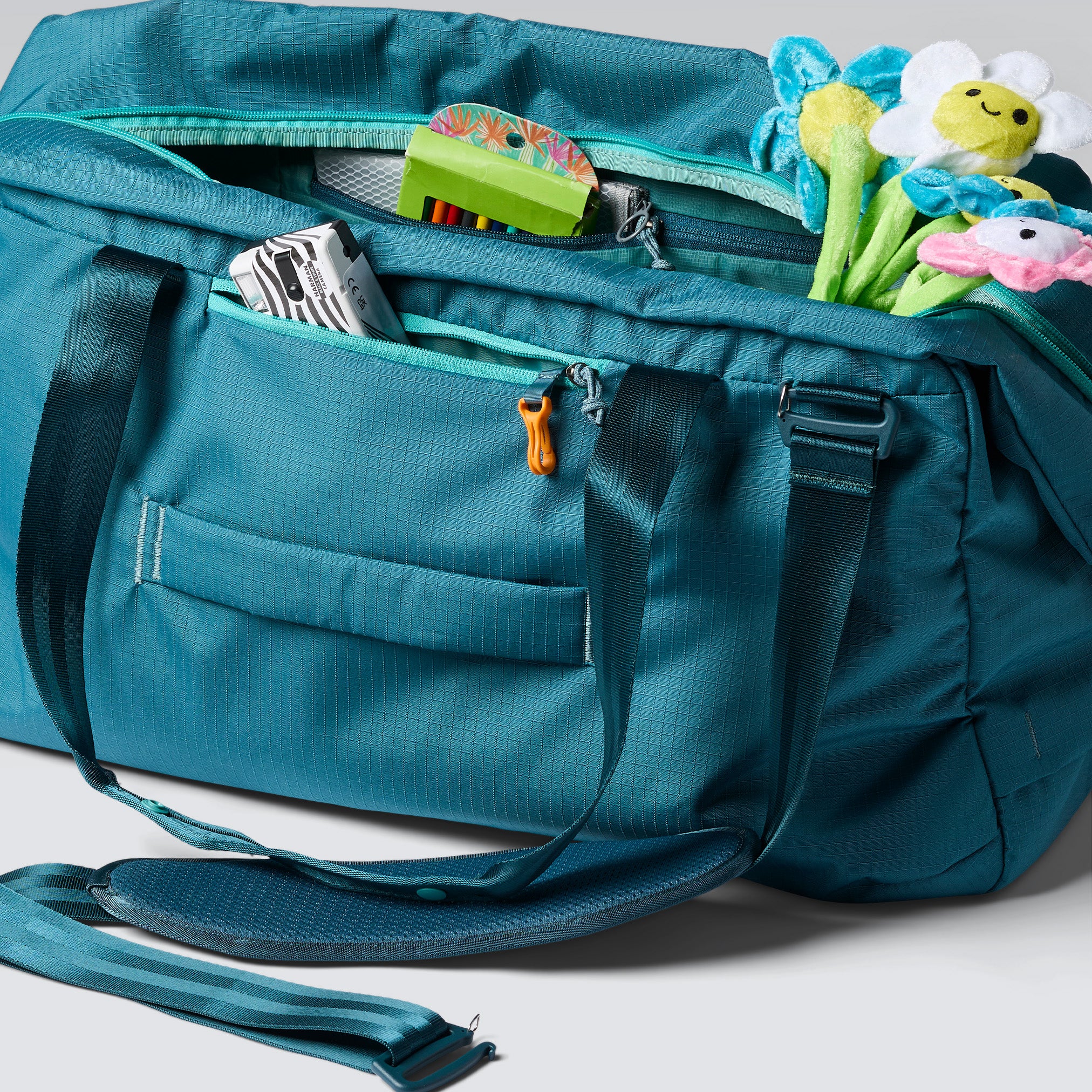 Viaje 45L Travel Duffel - Image 9