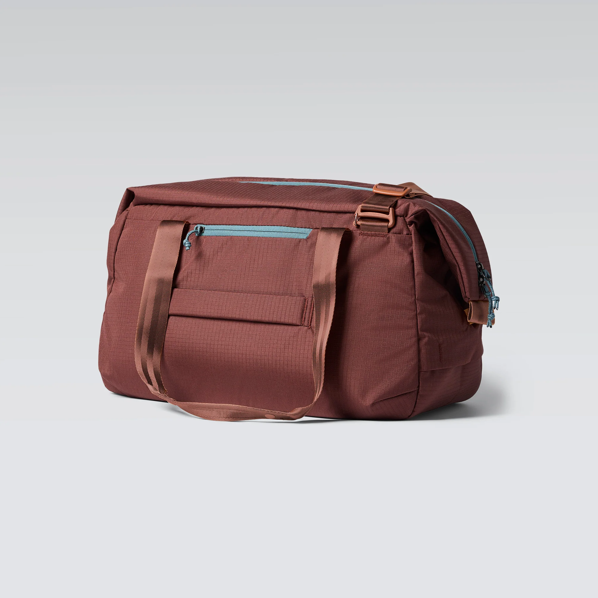 Viaje 35L Travel Duffel - Image 17
