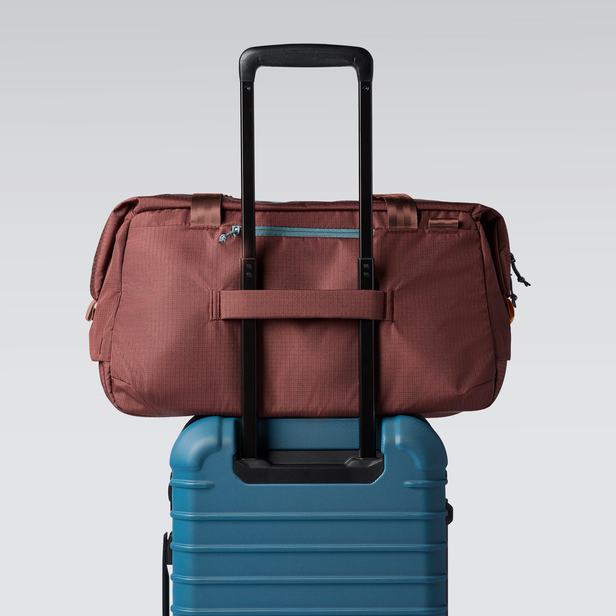 Viaje 35L Travel Duffel - Image 20