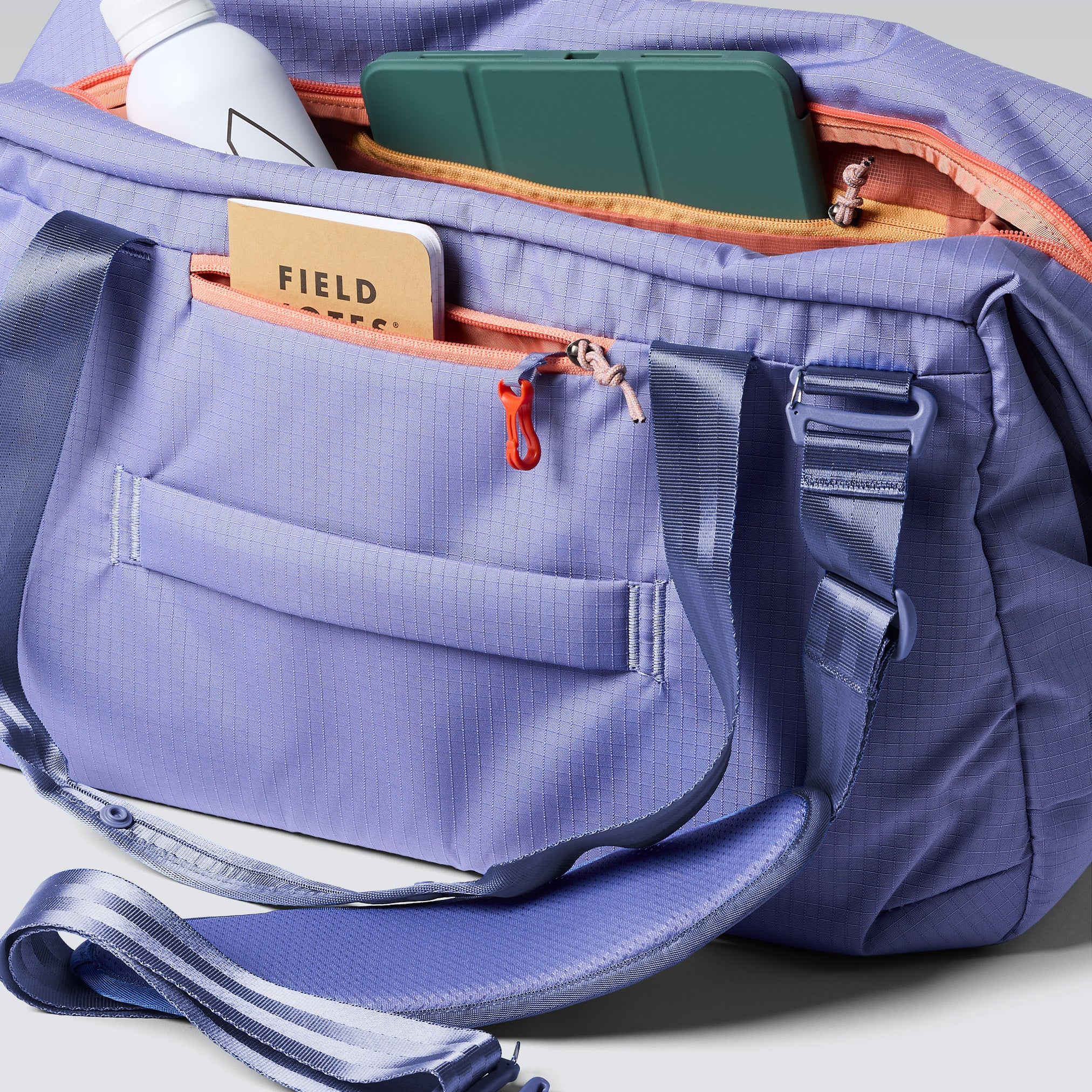 Viaje 35L Travel Duffel - Image 4