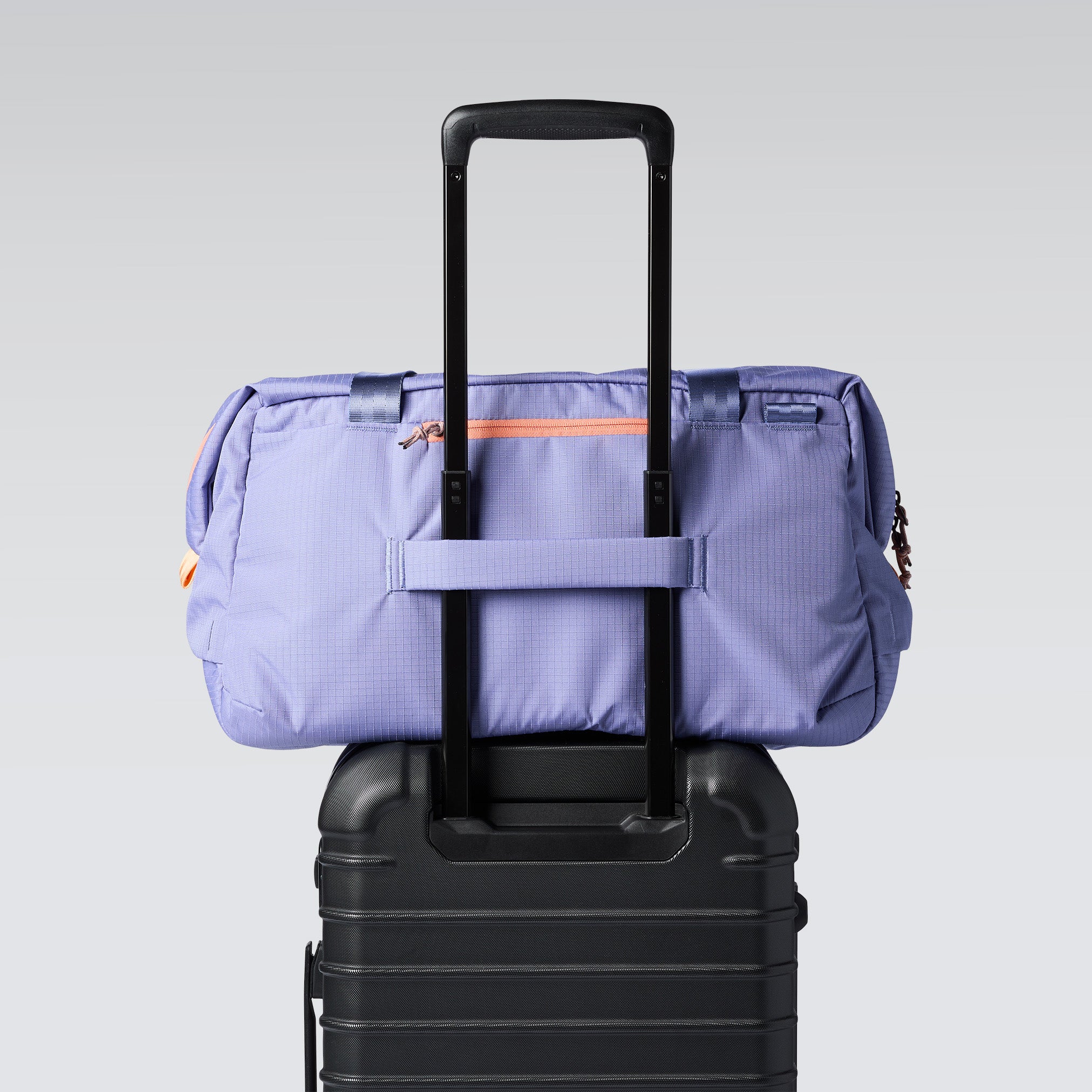 Viaje 35L Travel Duffel - Image 5
