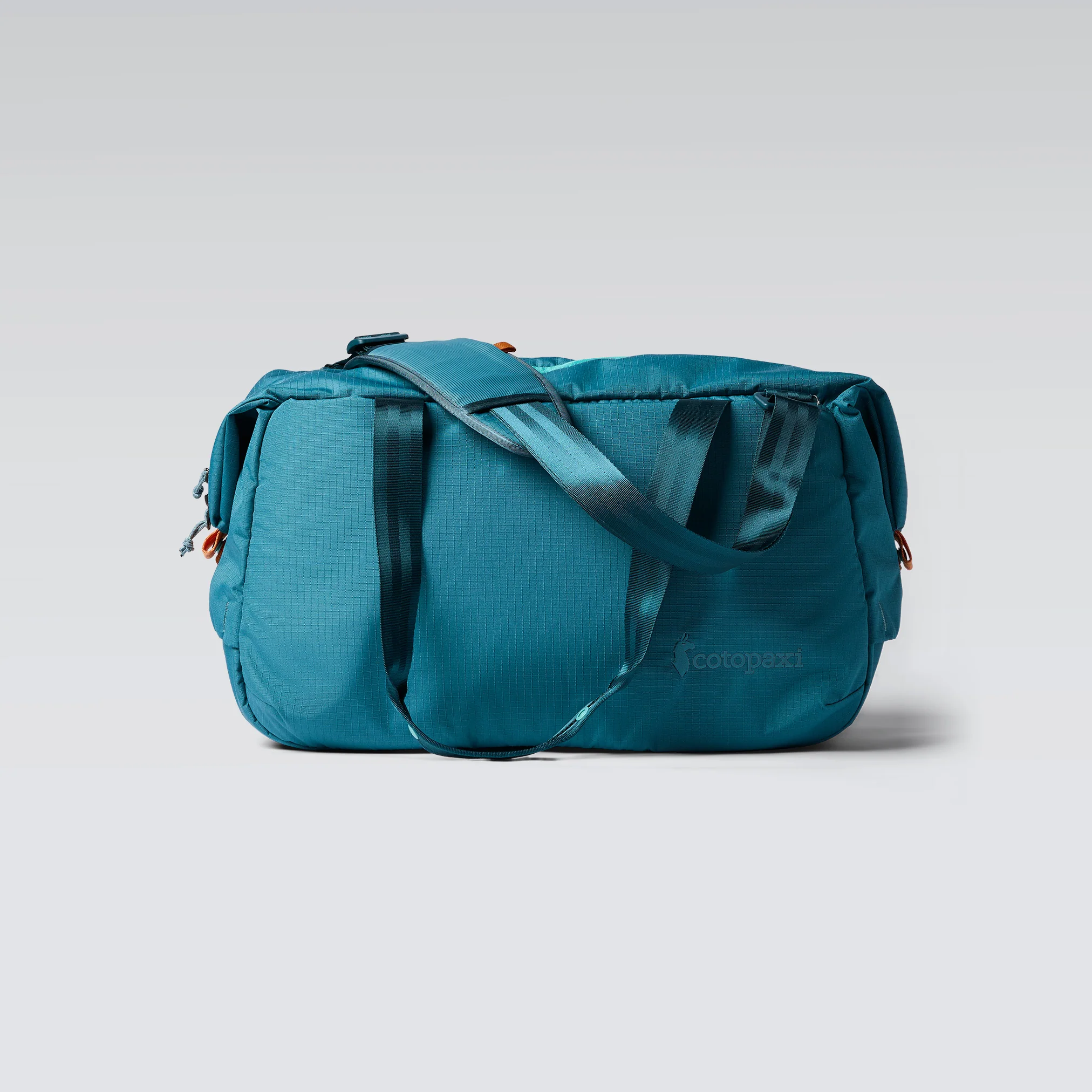 Viaje 35L Travel Duffel - Image 6