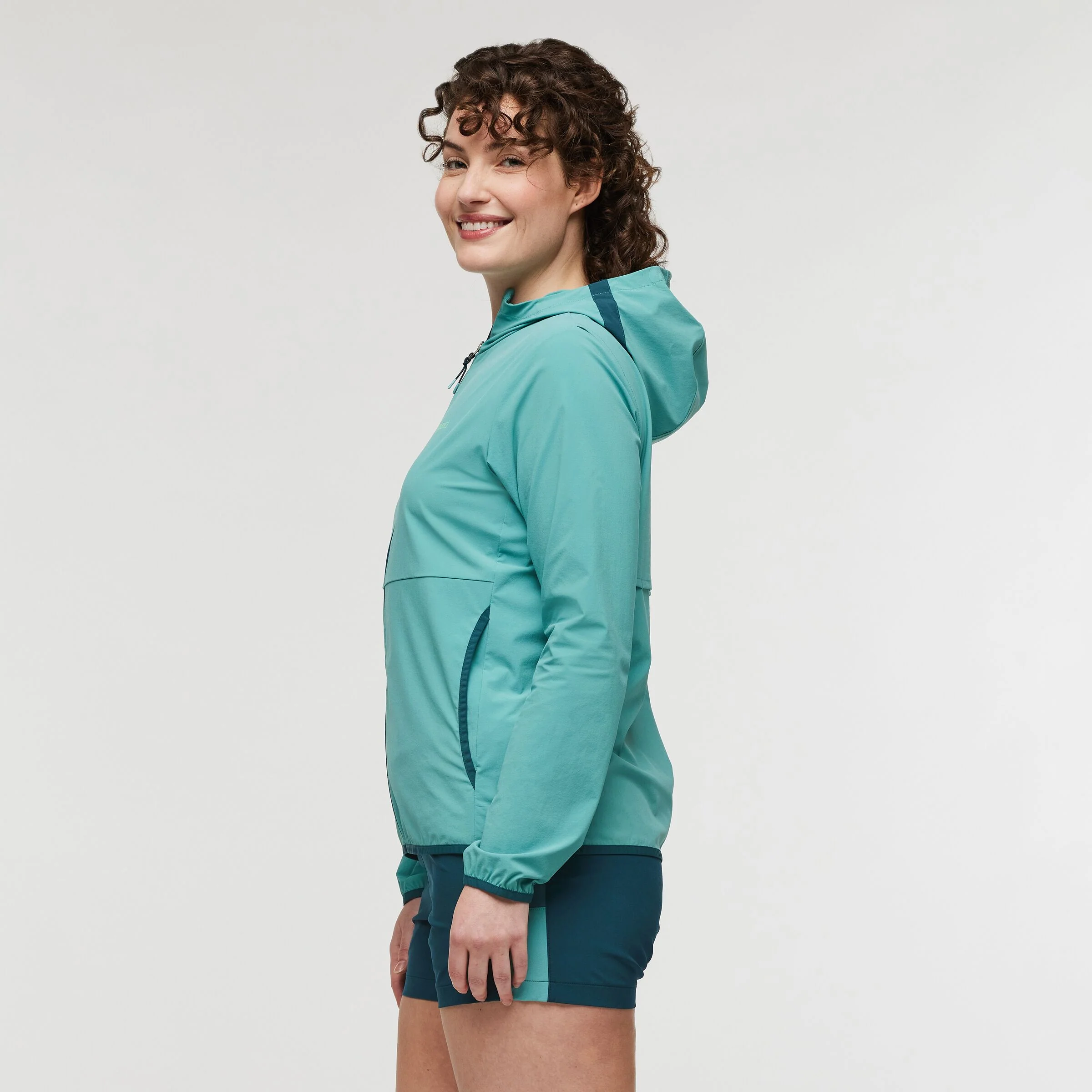 Vuelta Performance Jacket - Image 3